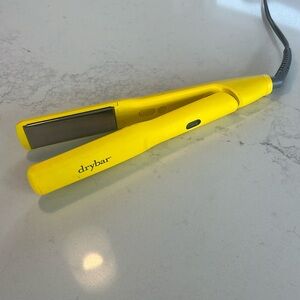💛DRY BAR FLAT IRON💛